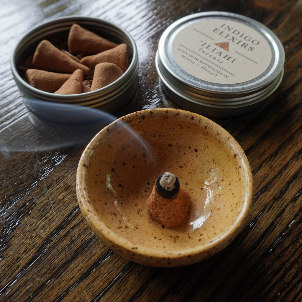 'Iliahi Incense with Clay Bowl